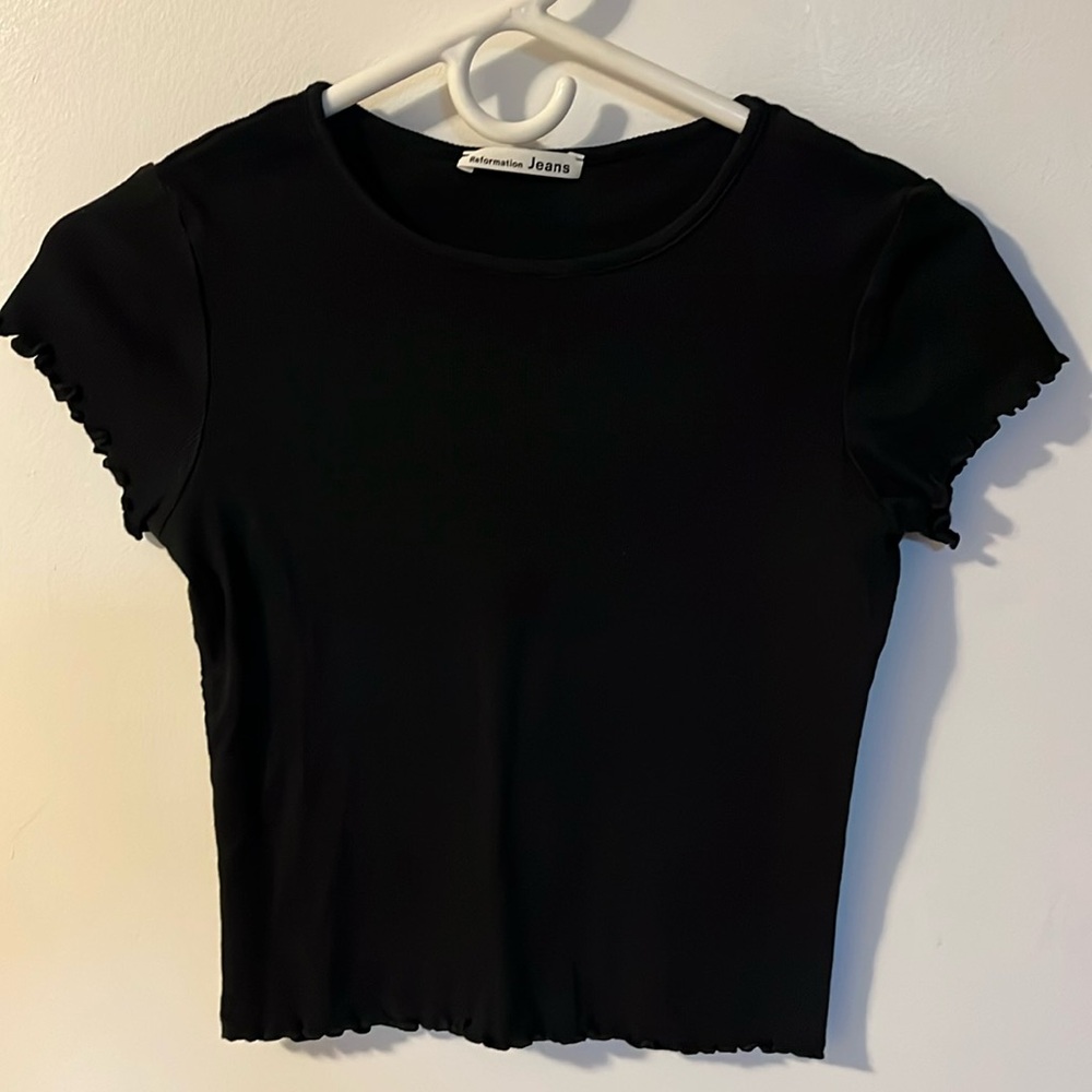Reformation Daley Top in Black Ruffle Hem Ribbed Tee Shirt - Size Small